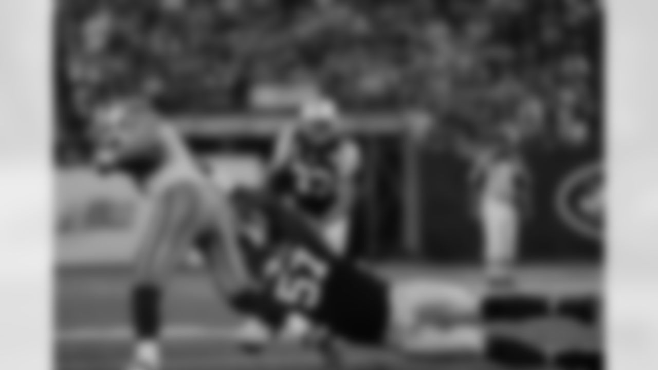 Bart Scott Photos