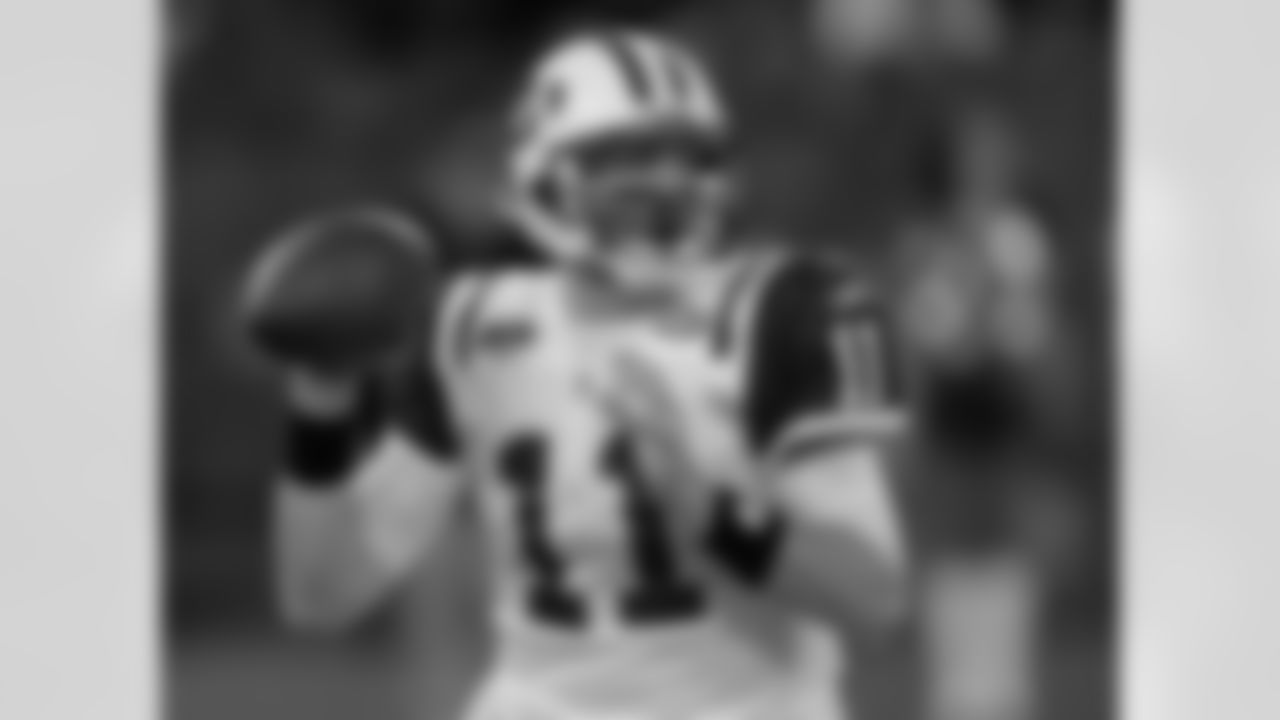 2009 Week 13 Jets at Bills Photos