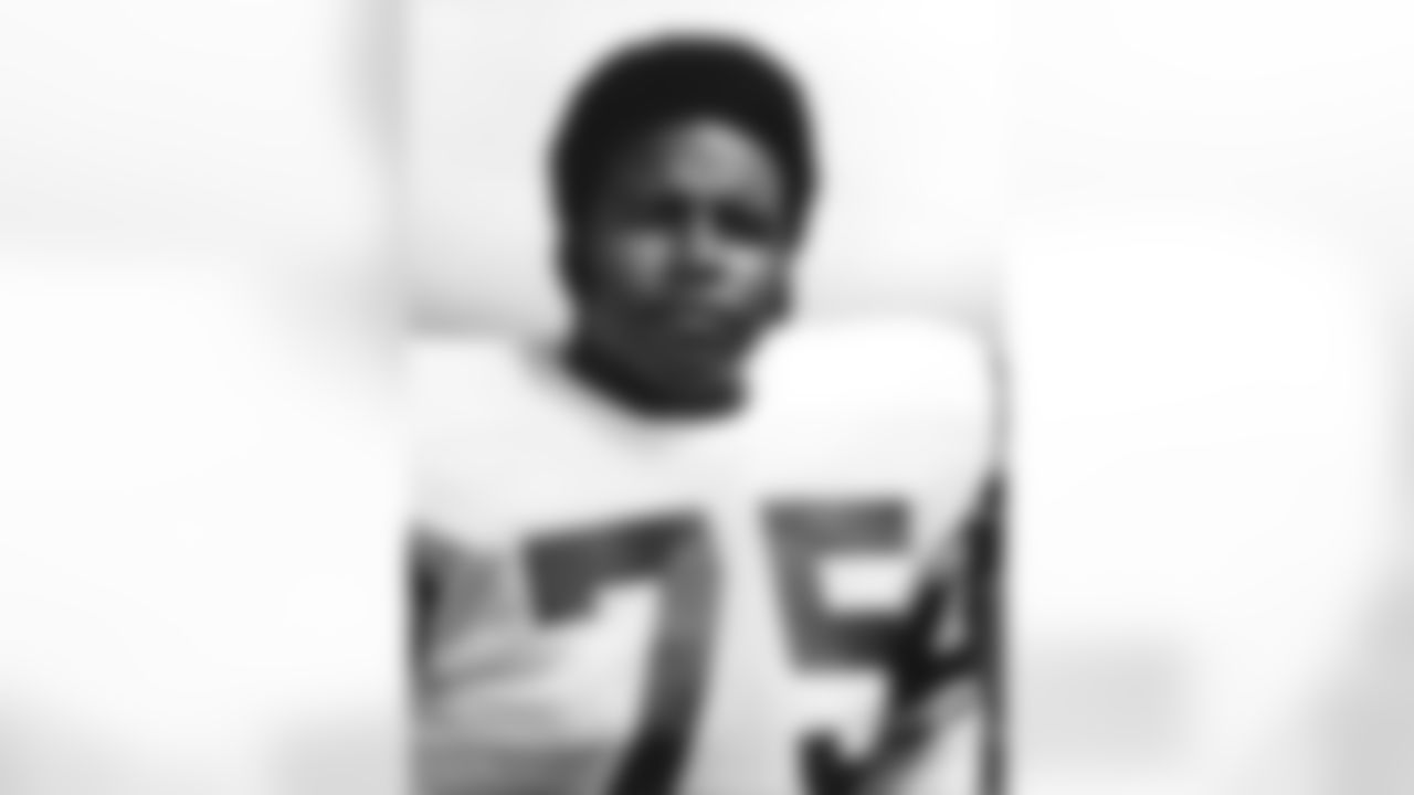 Winston Hill Photos