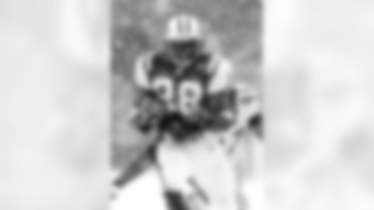 Not even a blizzard can stop RB Curtis Martin though, as he carries the Jets to the 6-0 victory, accounting for 71% of the team's total offense with 174 yards rushing and another 54 yards through the frigid air.