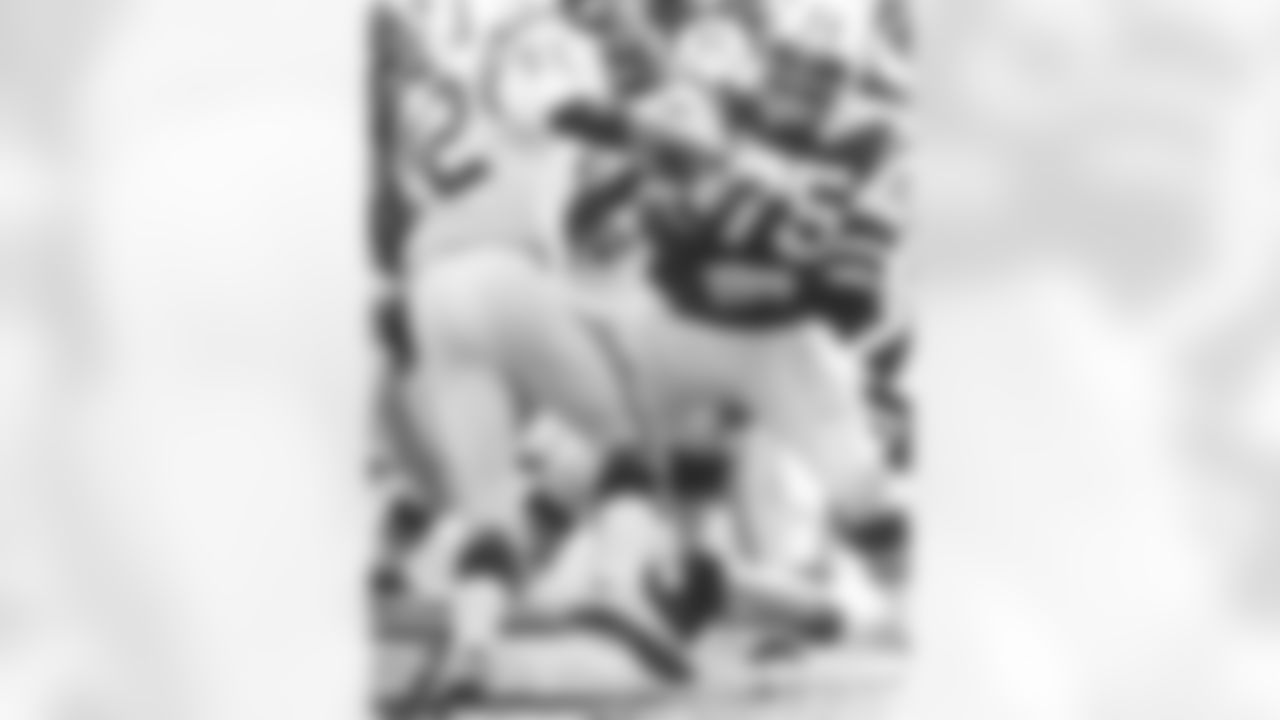 Winston Hill Photos