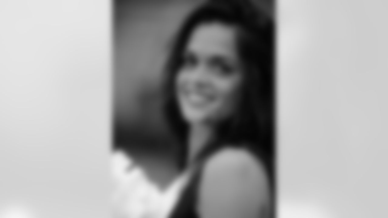 Linda 2009 Flight Crew Member Photos