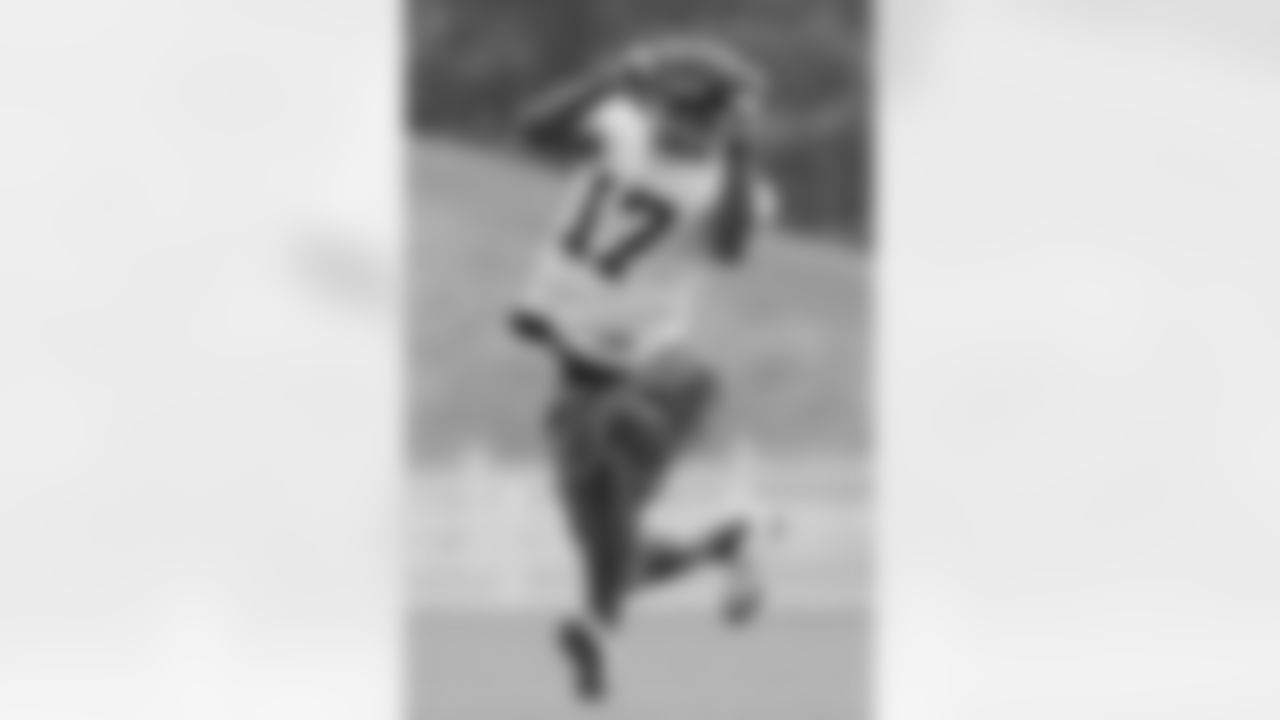 WR Braylon Edwards Photos