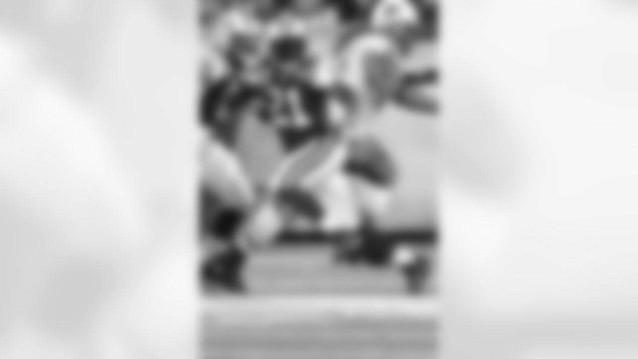 2010 Week 14 Jets vs Dolphins Game Photos