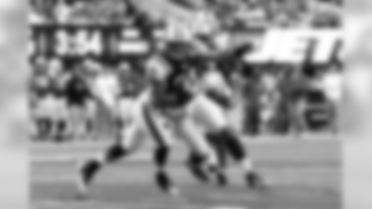 2011 Regular Season Week 12 Jets vs Bills Game Photos