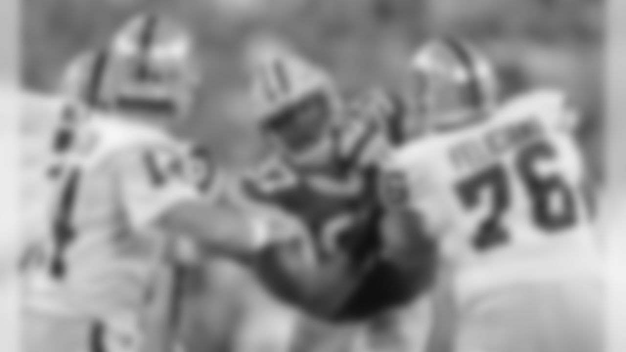 Was a team co-captain in ’15 and recorded career highs in tackles (75), sacks (six) and tackles for a loss (11). Also ranked third on the team with five pass breakups.