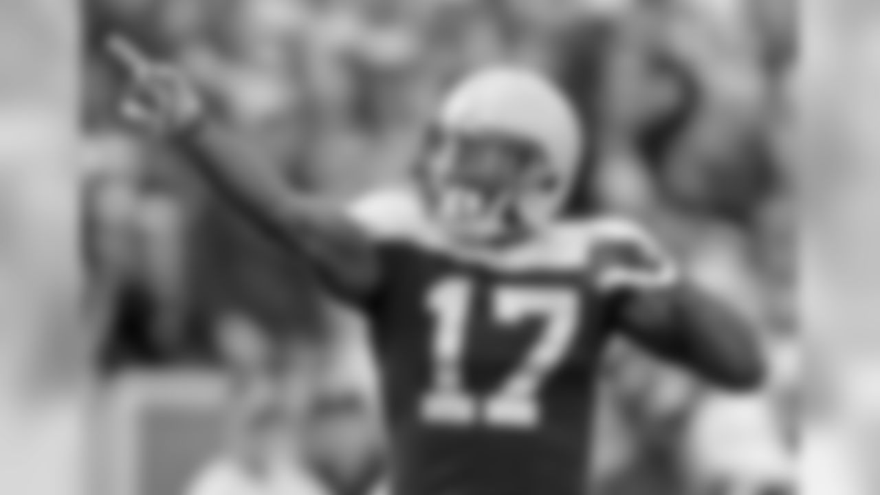 Played in all 14 games so far in 2016, catching 65 passes for 922 yards and 9 touchdowns.