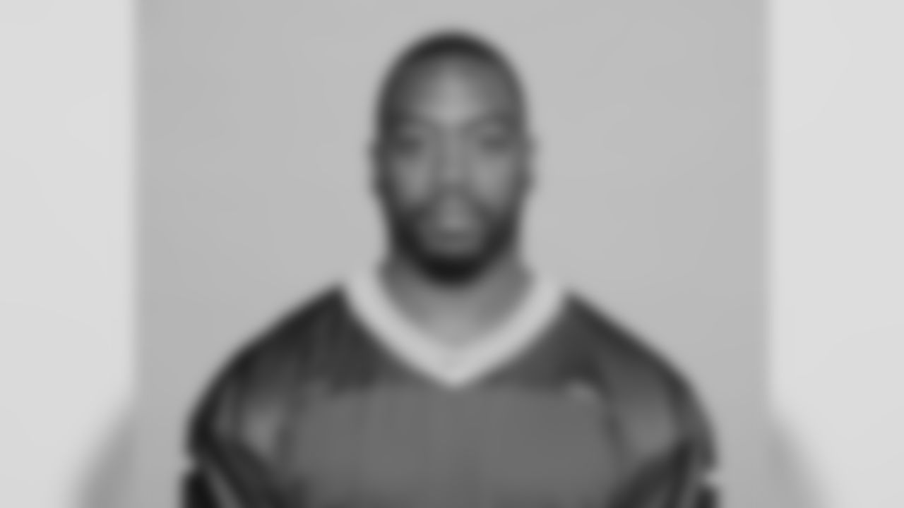 48 — LB Joe Thomas