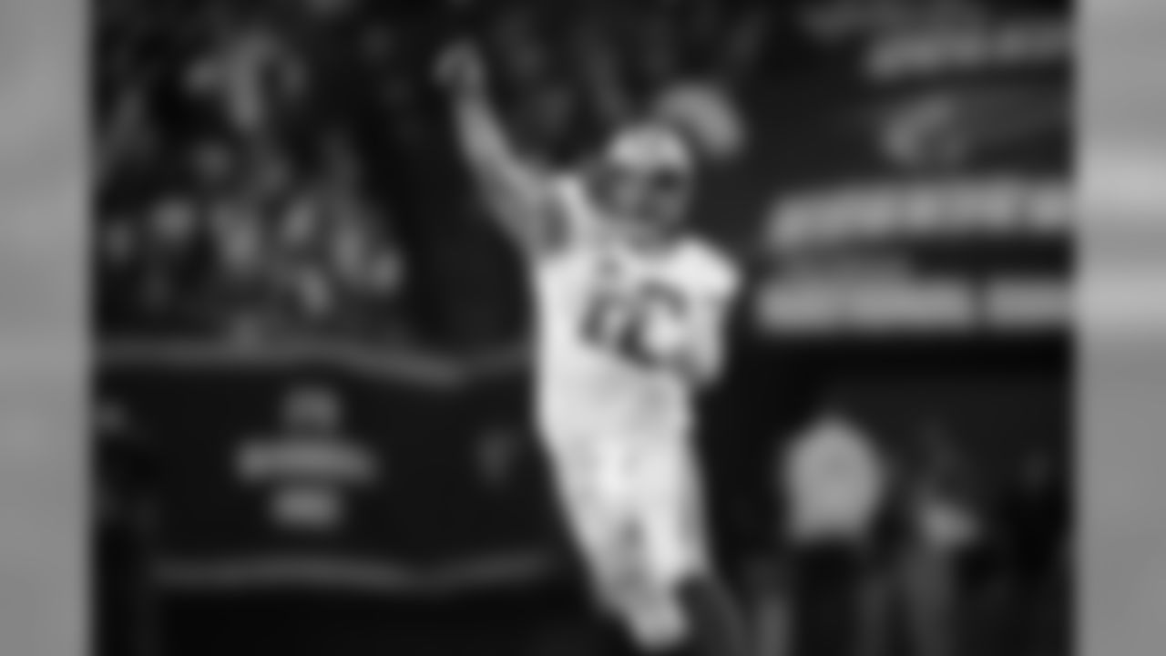 Rodgers threw a TD pass in 35 consecutive regular-season games at home from 2008-12, the second-longest streak in NFL history behind only Marino's 39-game streak from 1983-88.