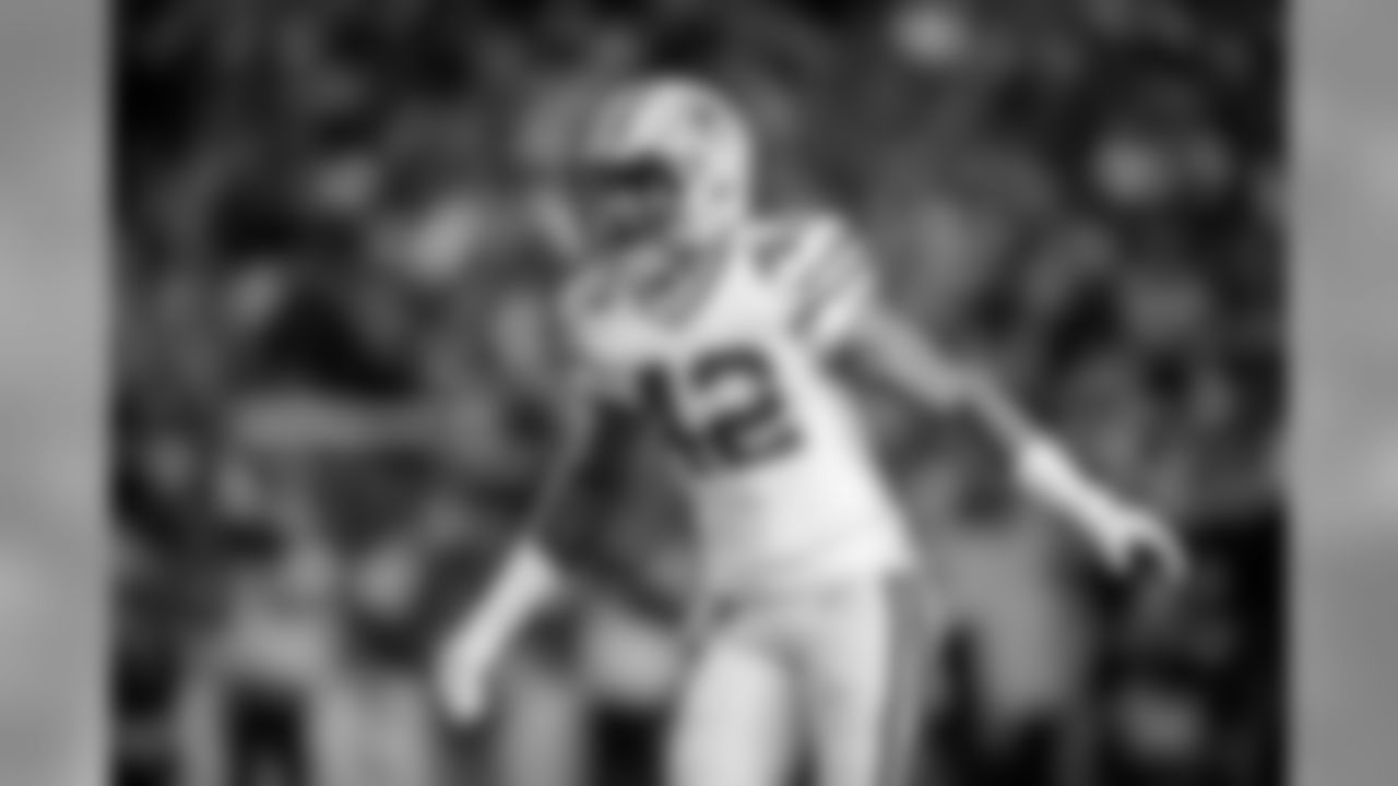 Burnett started the first four games at SS in 2010 before his rookie campaign was cut short by a season-ending knee injury (ACL) sustained in Week 4. Became just the third Packers rookie to open the season as a starter at safety since the 1970 AFL-NFL merger, joining Tom Flynn (1984) and Collins (2005).