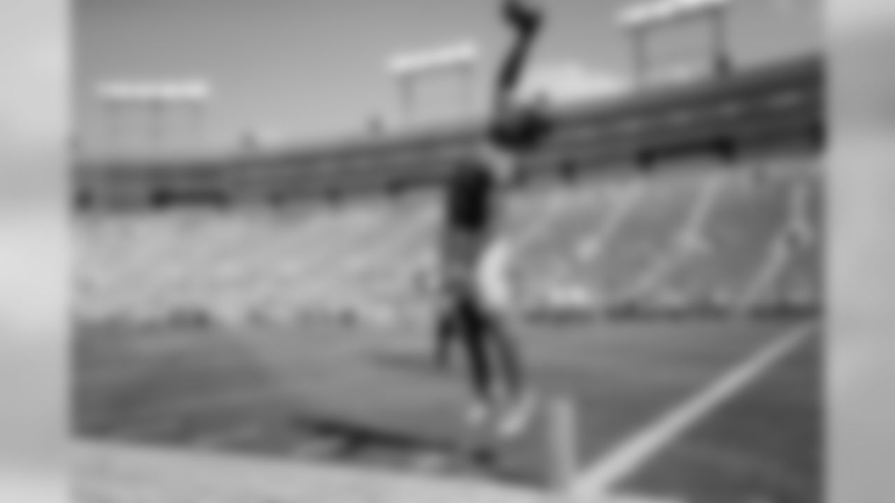 Adams registered 121 receiving yards in the Week 13 win vs. New England in '14, the most by a Green Bay rookie since Sharpe's 124-yard effort vs. Detroit on Nov. 20, 1988.