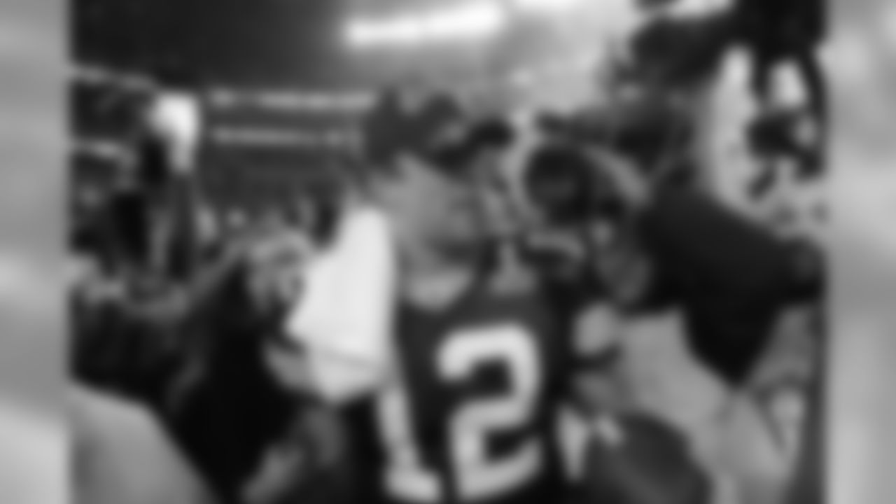 He has posted seven of the top nine streaks in team history for the most consecutive passing attempts without an INT. Enters the 2017 season with a streak of 245 consecutive attempts without an INT, the second-longest streak in team history (Bart Starr, 294, 1964-65).