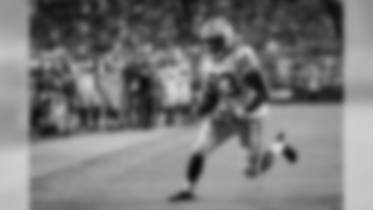 32 — RB Devante Mays