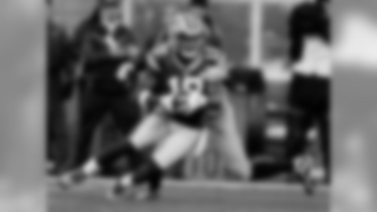 He started all 16 games in 2014 and posted career highs in catches (91), receiving yards (1,287) and receiving TDs (12) on the way to earning his first career Pro Bowl selection.