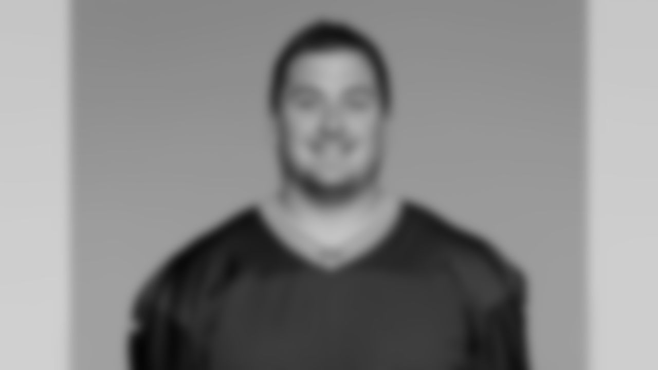 63 — C Corey Linsley