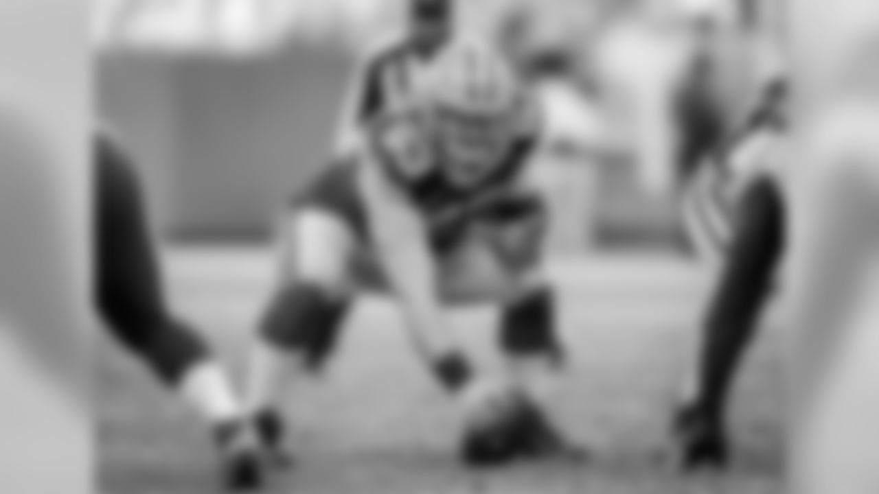 63 — C Corey Linsley
