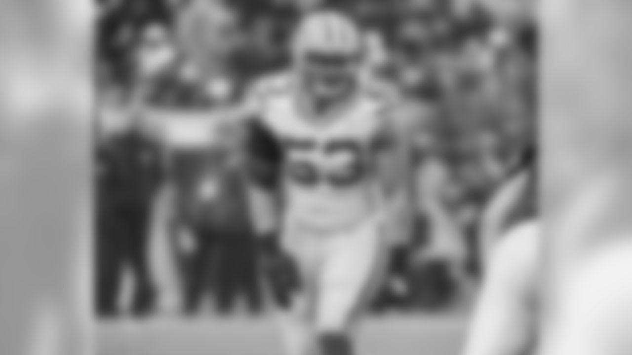 53 — LB Nick Perry