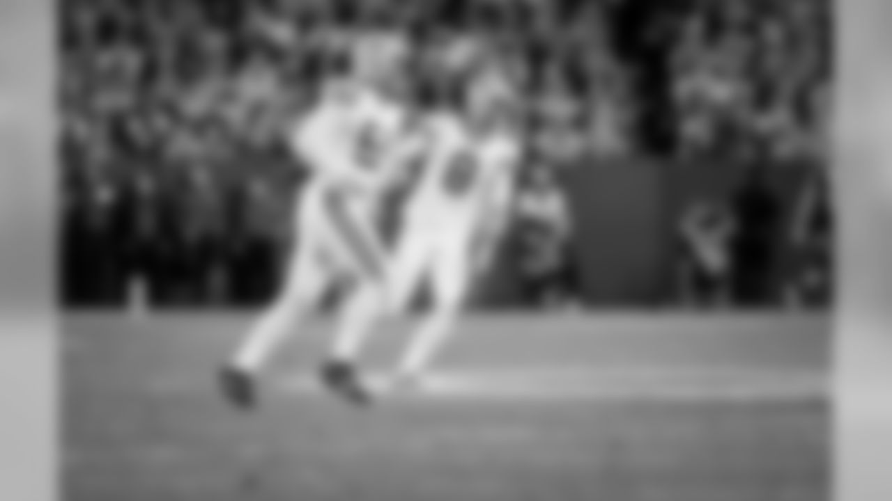 8 punted five times for 228 yards (45.6 avg.), with two going for 50-plus yards and forcing two fair catches at North Carolina State (Nov. 19).