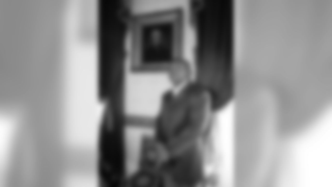 FB William Henderson with a portrait of Thomas Jefferson in the White House
