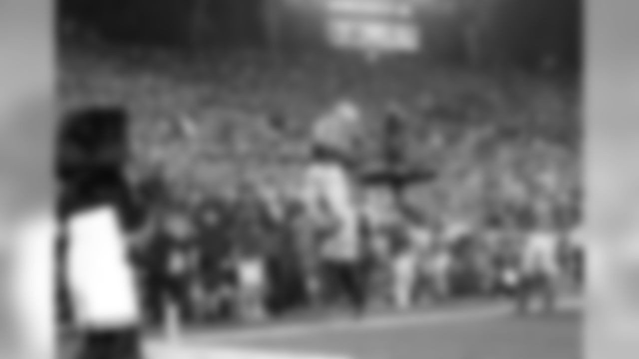 Brett Hundley - #17 - UCLA