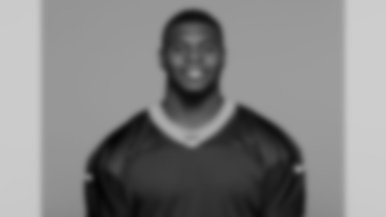 32 — RB Devante Mays