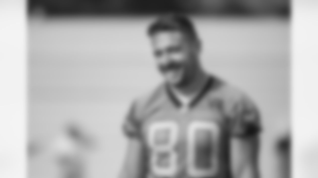 TE Scott Simonson