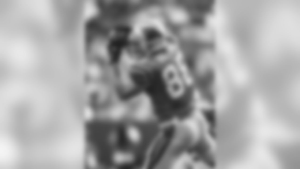 TE Greg Olsen