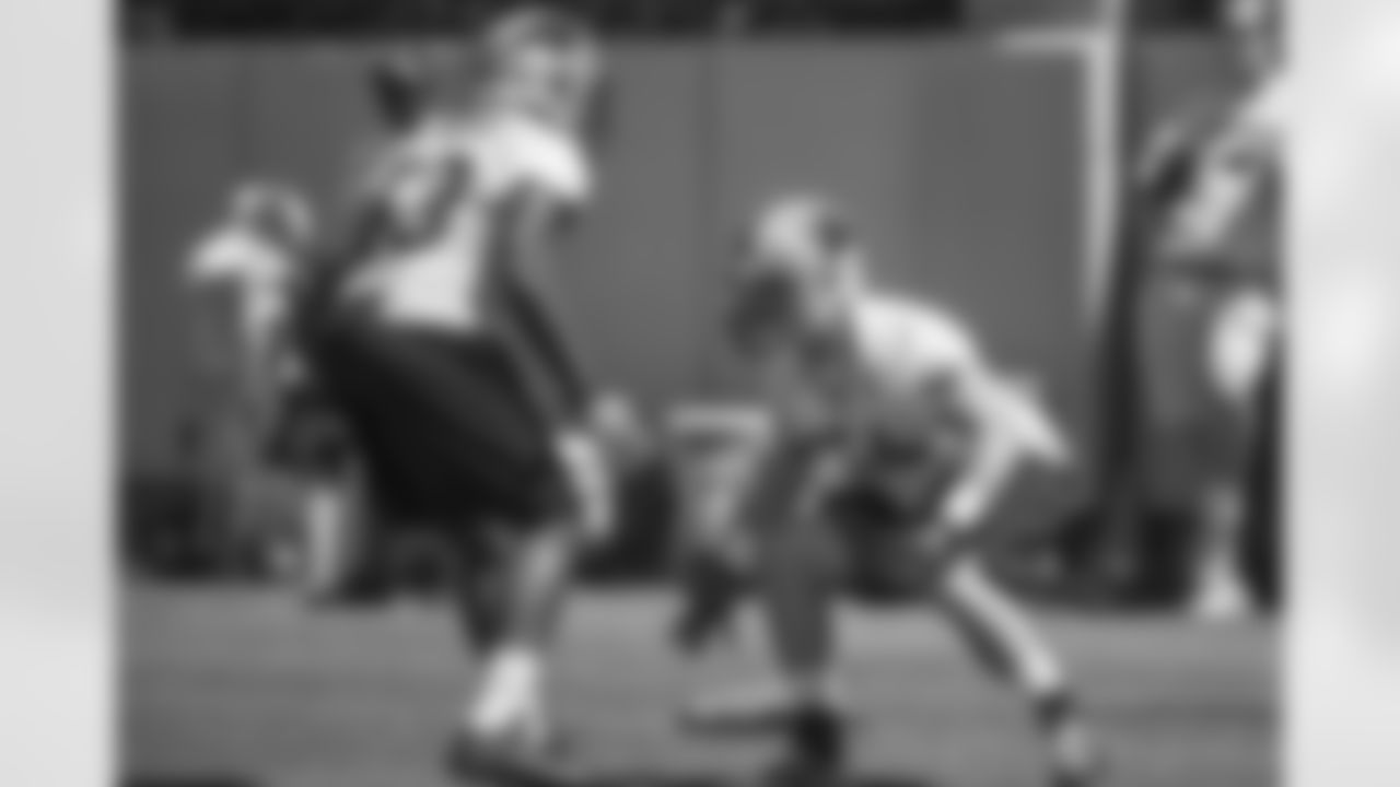 LB Jared Barber (54)