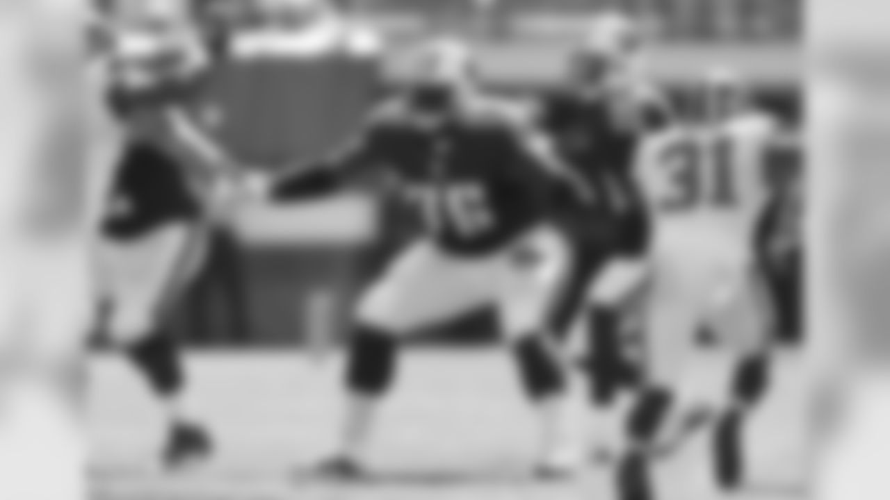 Titans G Byron Bell