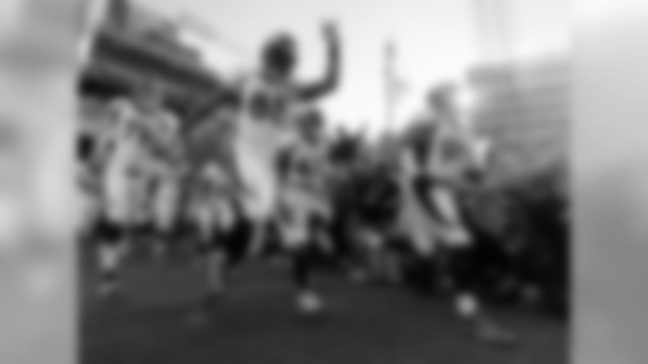 Denver Broncosâ Virgil Green (85) runs onto the field before the NFL Super Bowl 50 football game Sunday, Feb. 7, 2016, in Santa Clara, Calif. (AP Photo/Jeff Chiu)