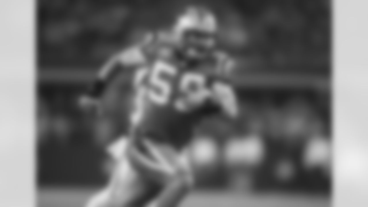 LB Luke Kuechly