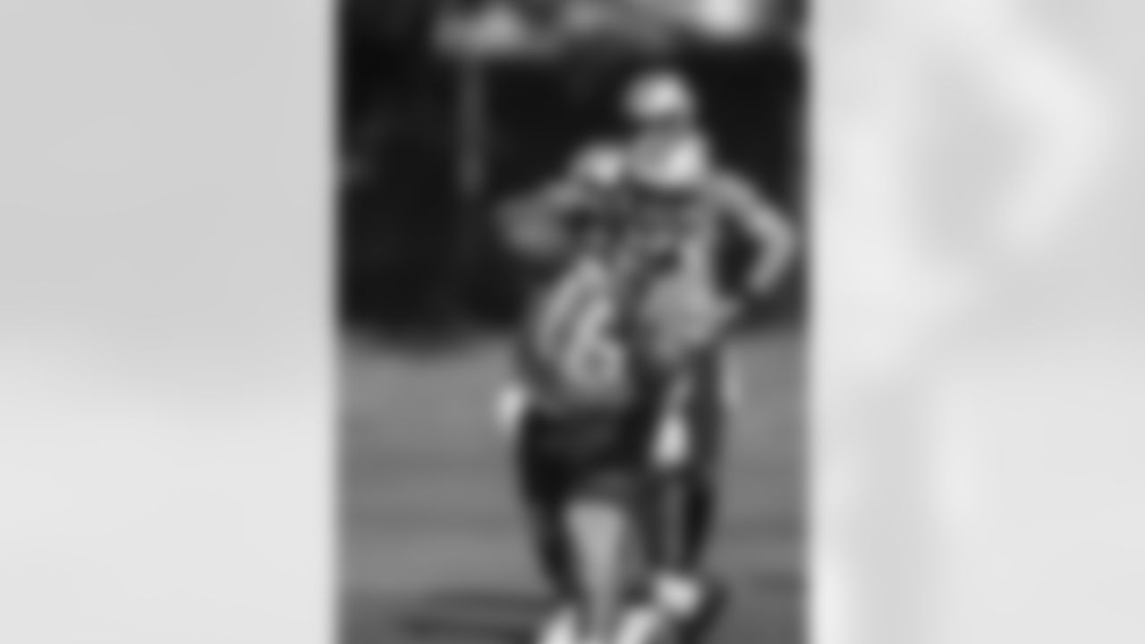 WR Avius Capers
