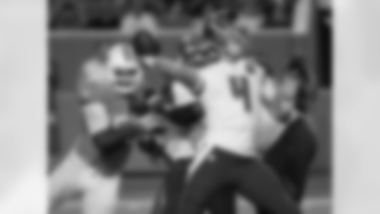 QB Seth Lobato