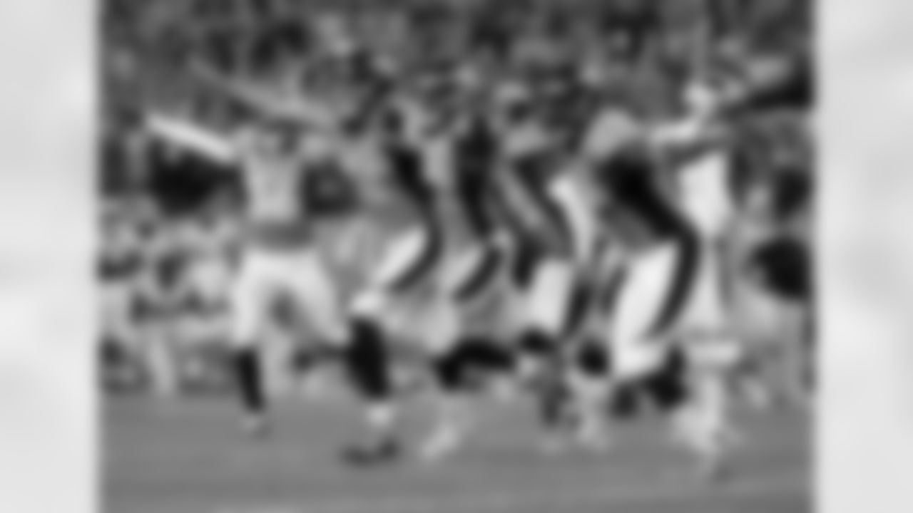 The Denver Broncos celebrate a missed game-winning field goal attempt by the Carolina Panthers during the second half of an NFL football game, Thursday, Sept. 8, 2016, in Denver. The Broncos won 21-20. (AP Photo/Jack Dempsey)