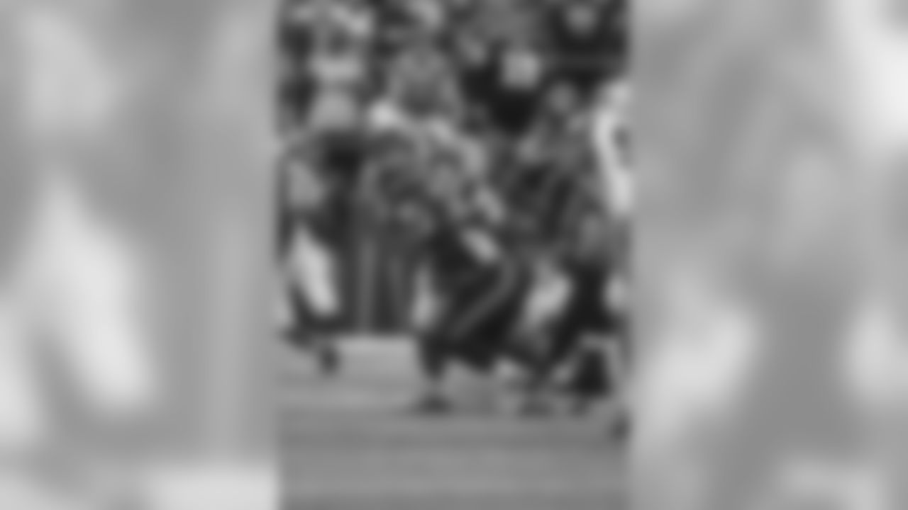 LB Luke Kuechly