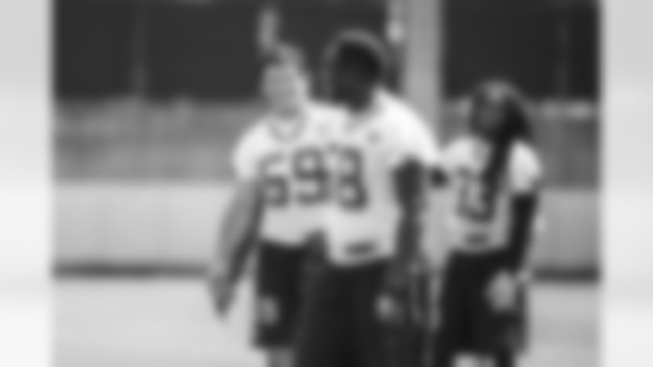 LB Luke Kuechly