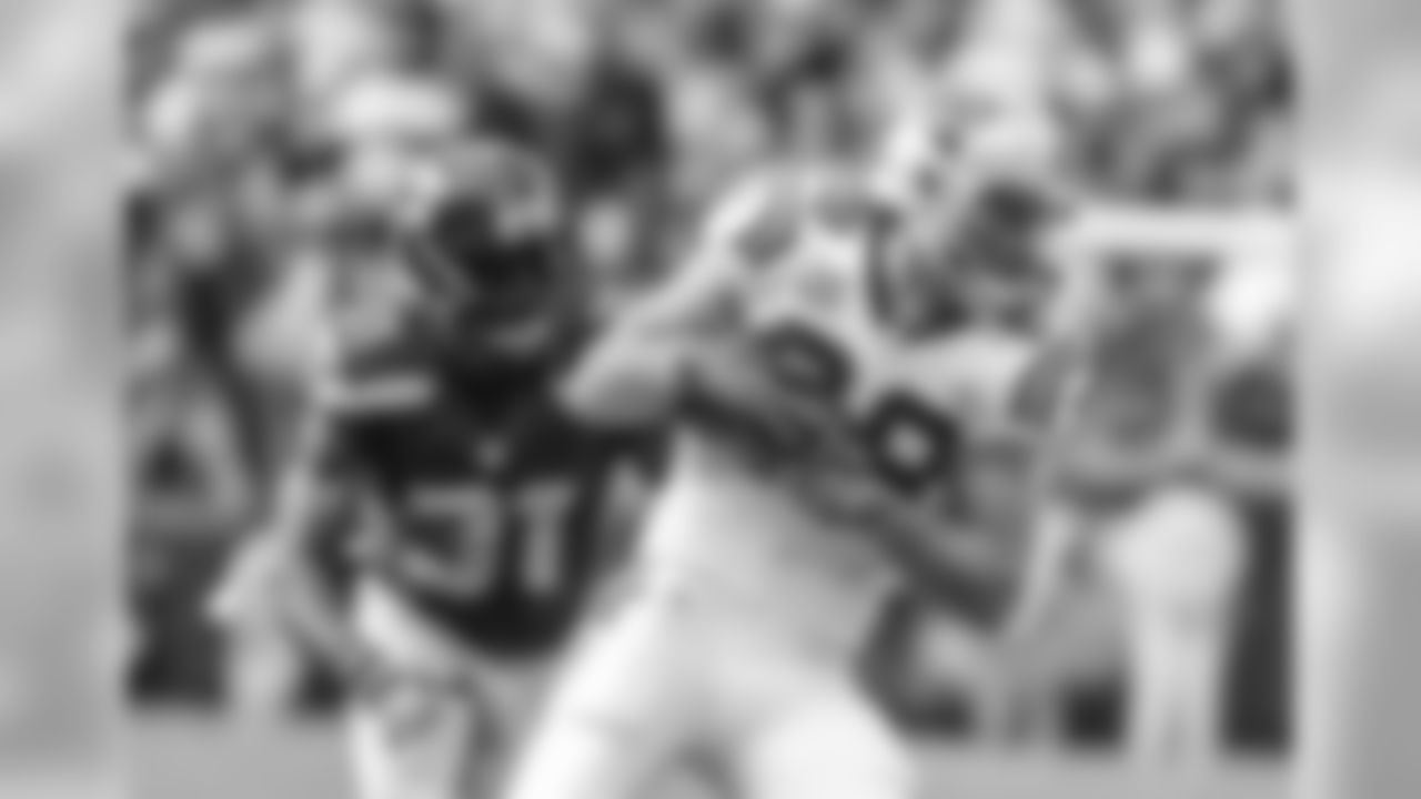 TE Greg Olsen