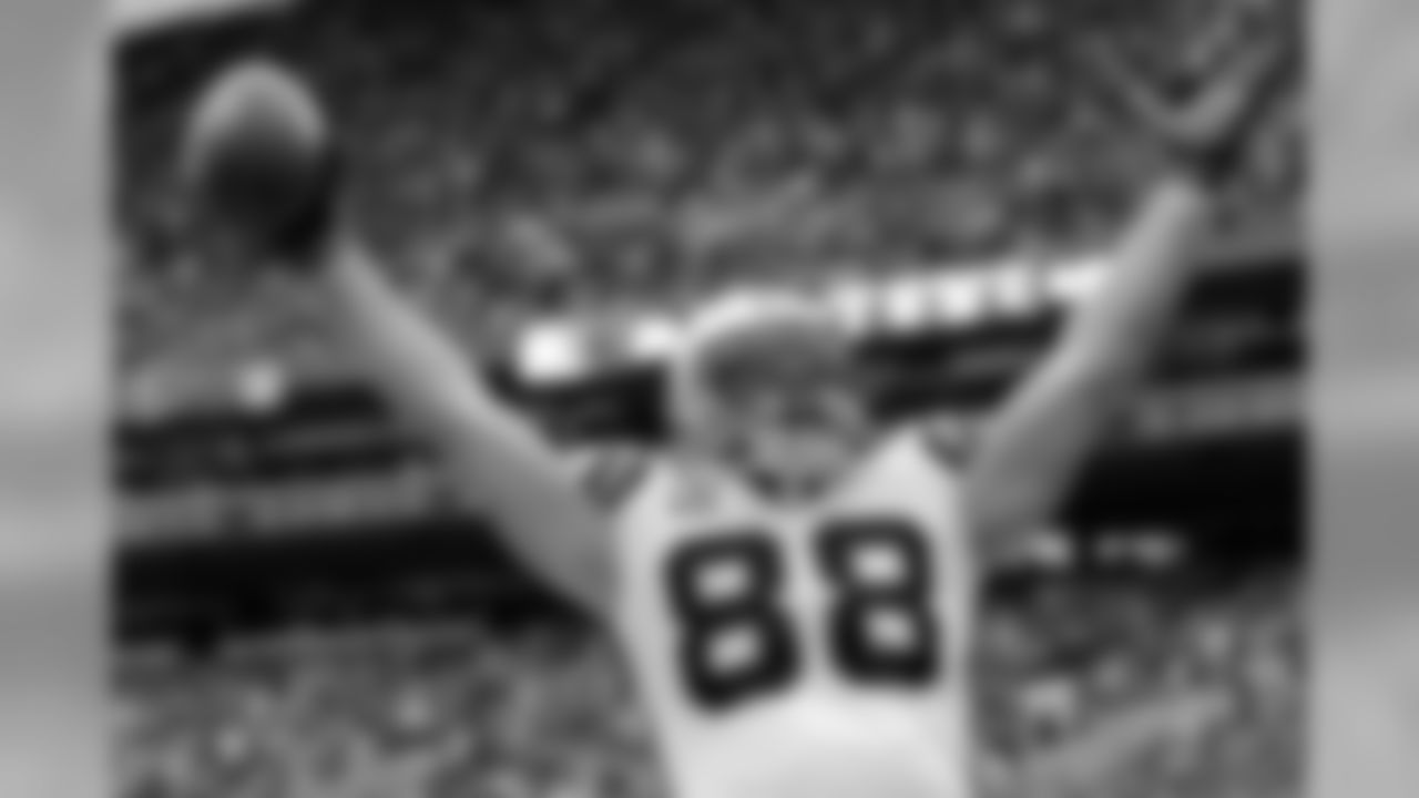 TE Greg Olsen