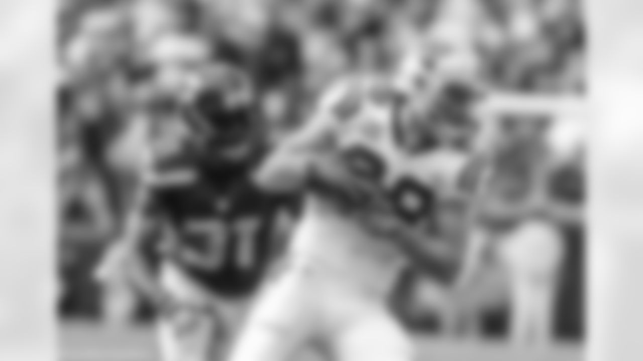 TE Greg Olsen