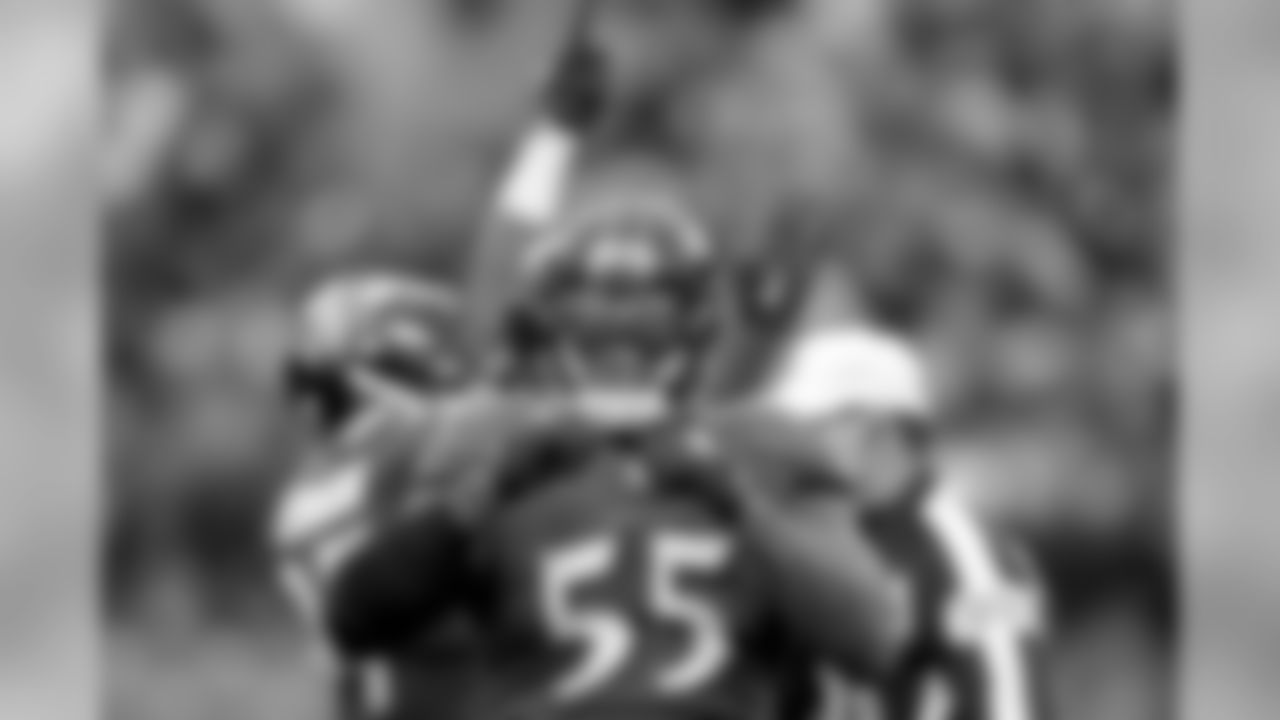 Ravens LB Terrell Suggs