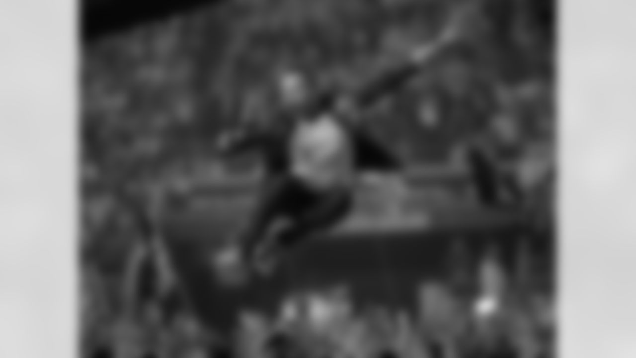 Coldplay singer Chris Martin performs during halftime of the NFL Super Bowl 50 football game Sunday, Feb. 7, 2016, in Santa Clara, Calif. (AP Photo/Marcio Jose Sanchez)