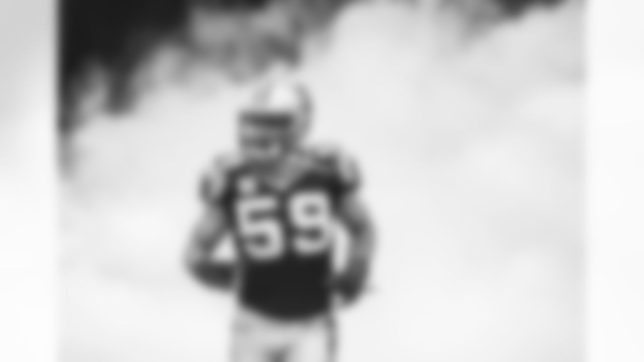 LB Luke Kuechly
