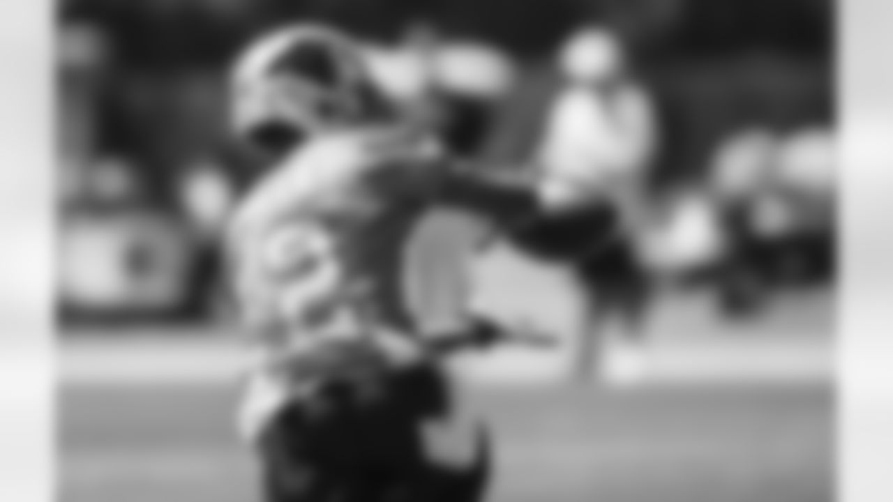 WR Miles Shuler (12)