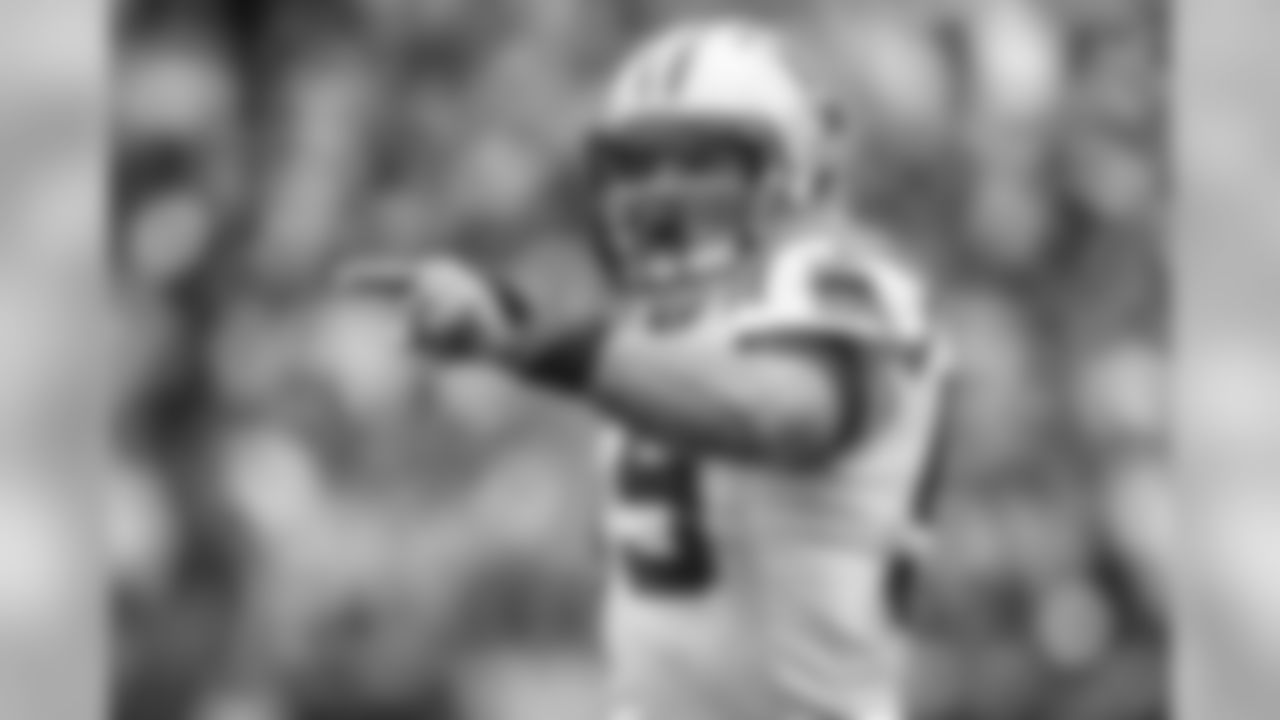 LB Luke Kuechly