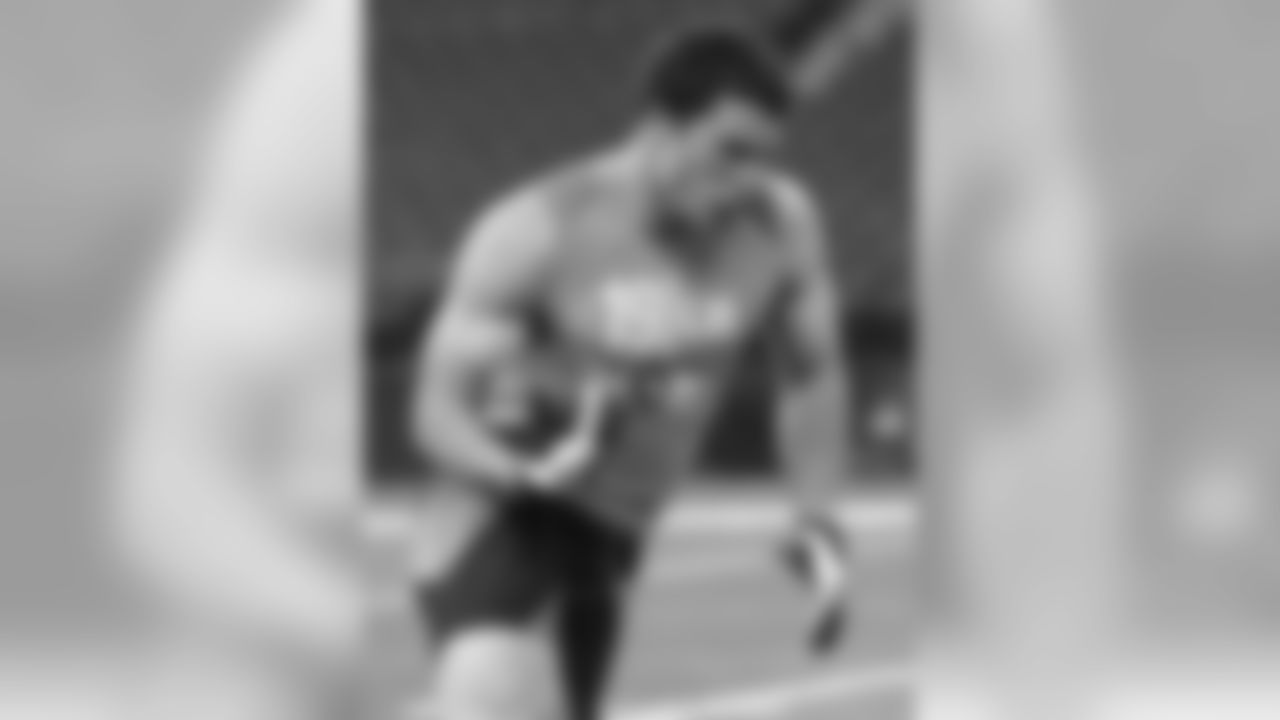 LB Luke Kuechly