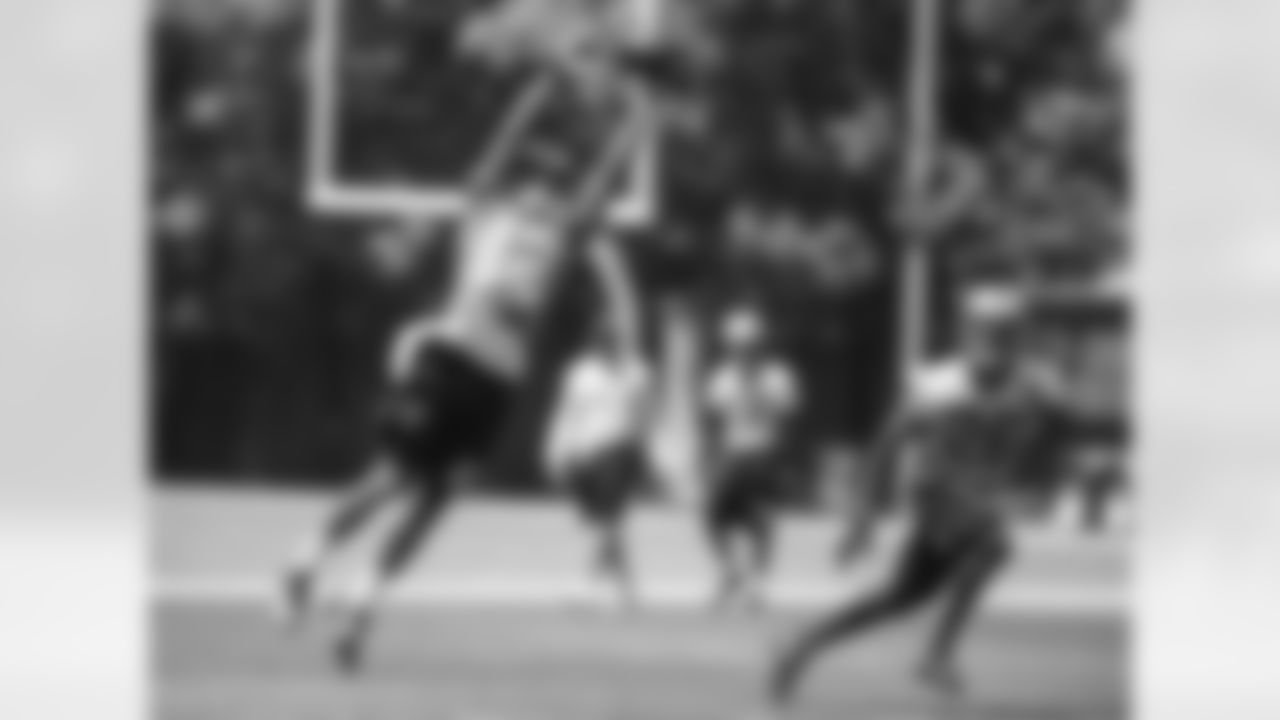 WR Miles Shuler (12)