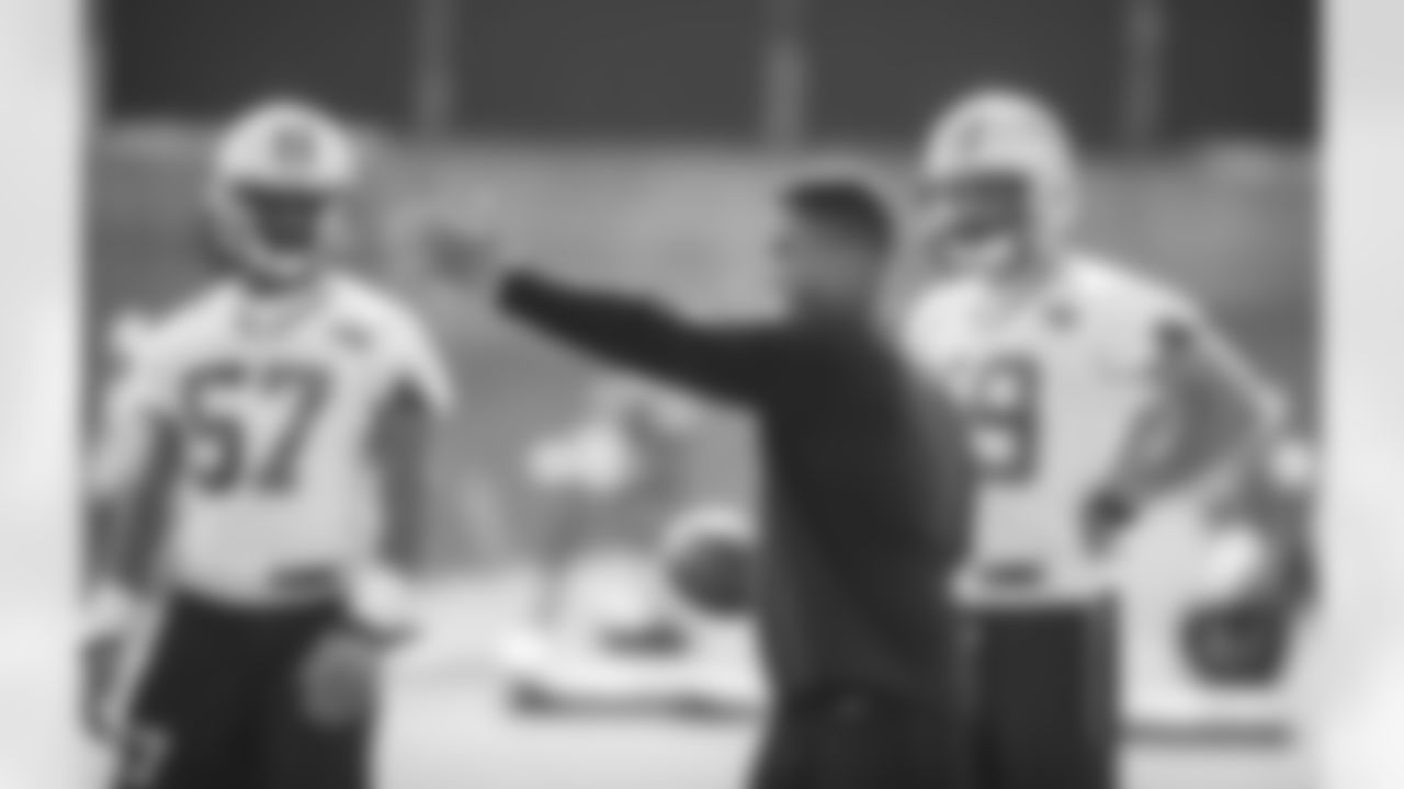 Linebackers Coach Al Holcomb