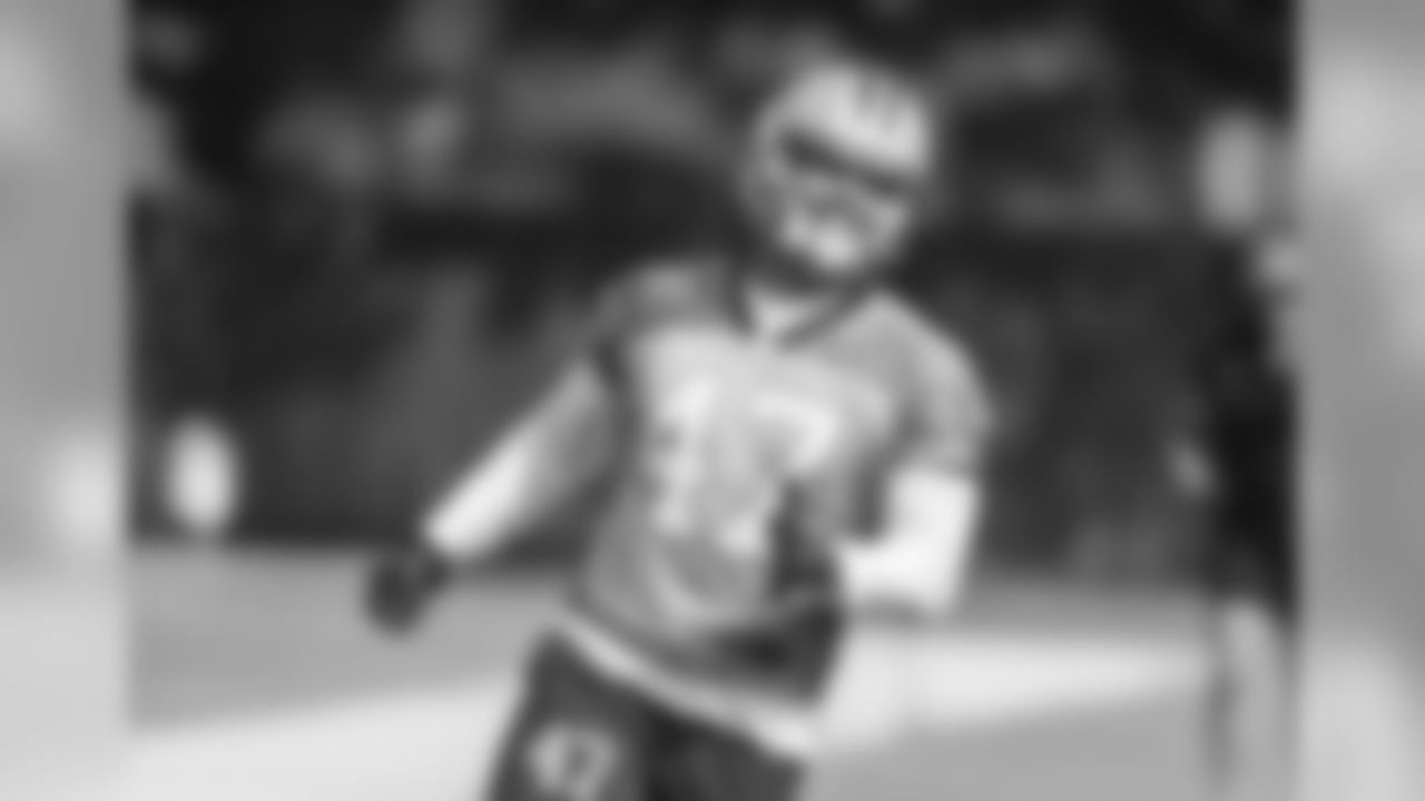 FB Devon Johnson