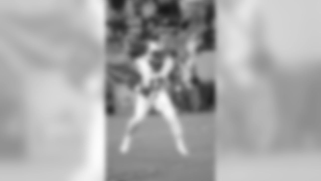 LB Kris Frost
