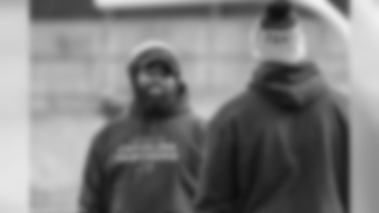 Asst. Defensive Line Coach Sam Mills, III